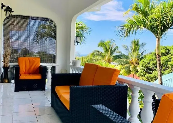 360 Degrees Villa Victoria